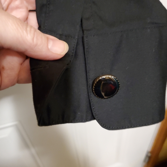 Spanner twist front blouse with zipper edging - Picture 6 of 6